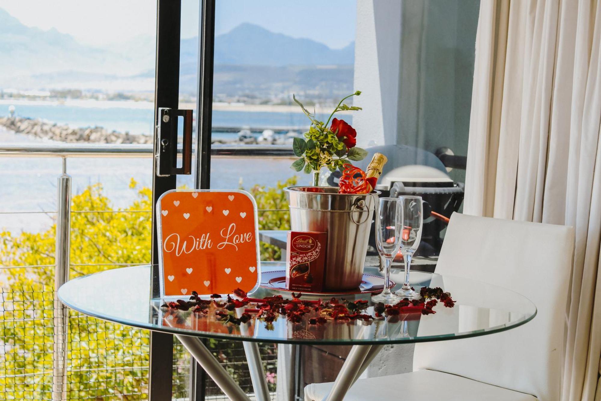 185 On Beach Boutique Suites Gordons Bay Exterior photo